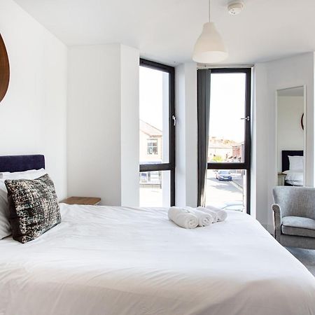 Apartamento Luxury Fully Equipped Kitchen Ormeau Park Belfast Exterior foto